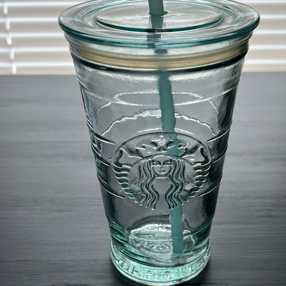 Starbucks glass w plastic lid and straw